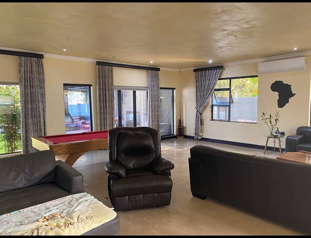 3 BEDROOM FREEHOLD FOR SALE IN RYNFIELD